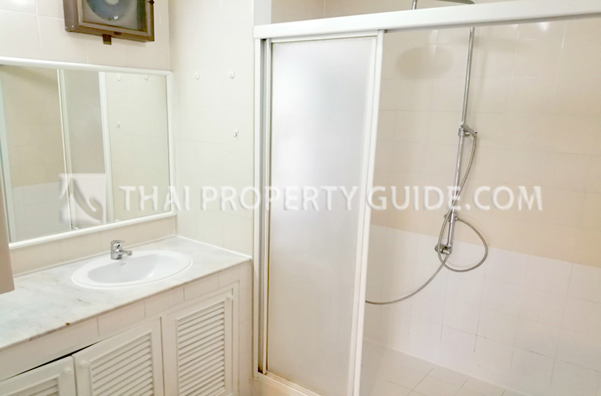 House with Shared Pool in Sukhumvit 